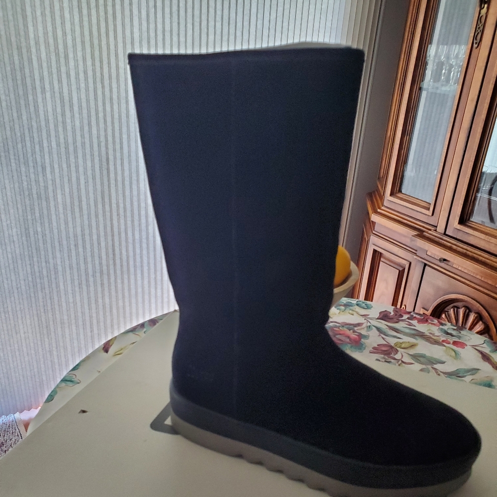 Snow boots
